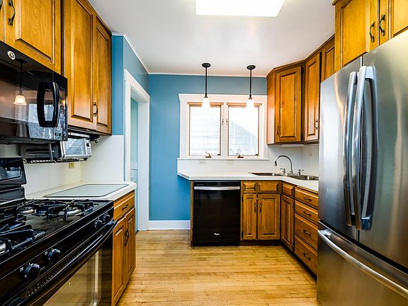 2nd image of 2301 Lakeshore Dr
