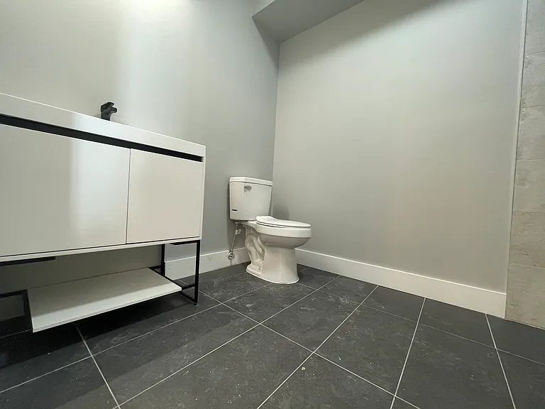 11 Silkman Pl #A — Photo 5