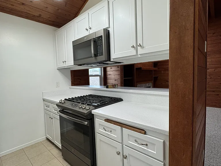 380 Branch St #A — Photo 16