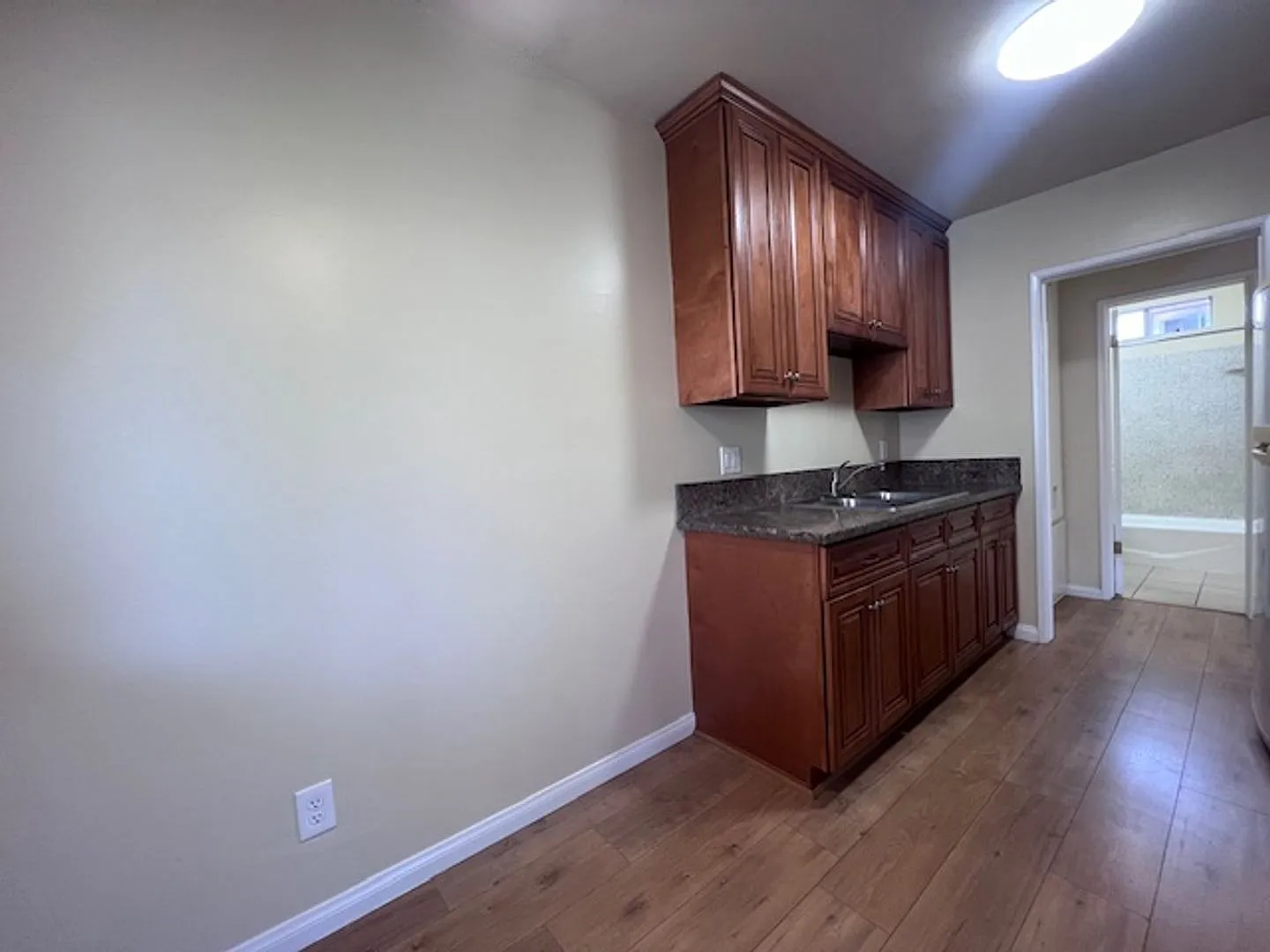 430 Golden Ave — Photo 3