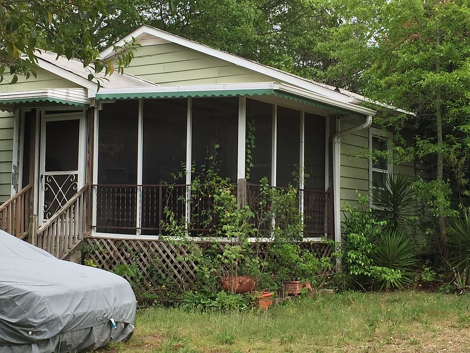 2nd image of 203 Benson Blvd
