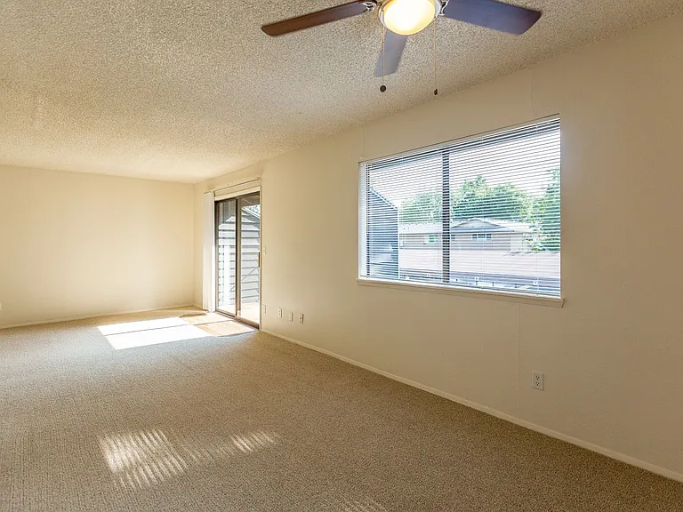 Cedars West Apartments — Photo 20