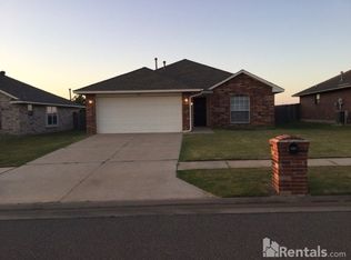 329 SW 39th St, Moore, OK 73160