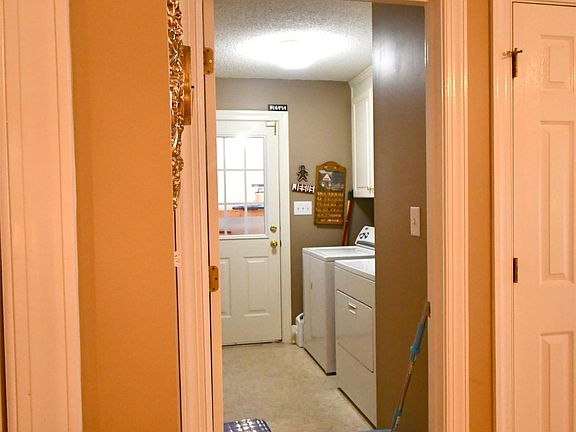 4th image of 109 Sand Trap Ln