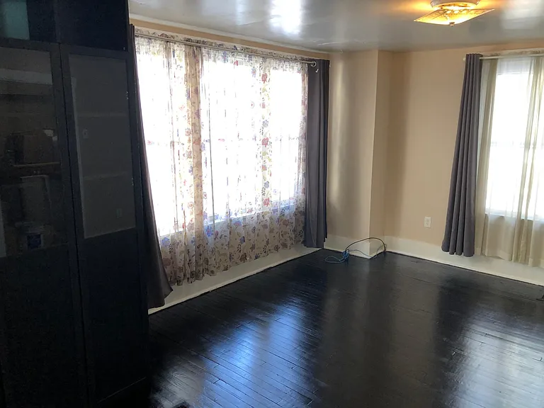 1641 Monongahela Ave — Photo 3