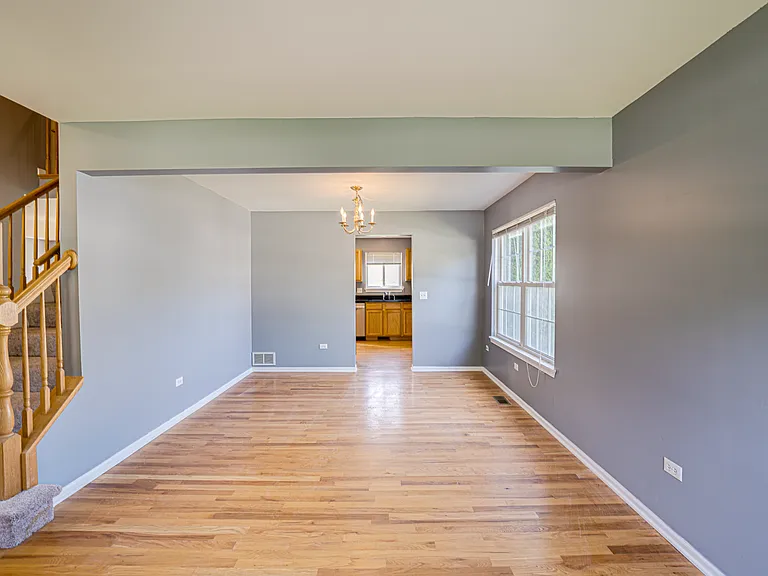 2464 Blue Spruce Ln — Photo 4