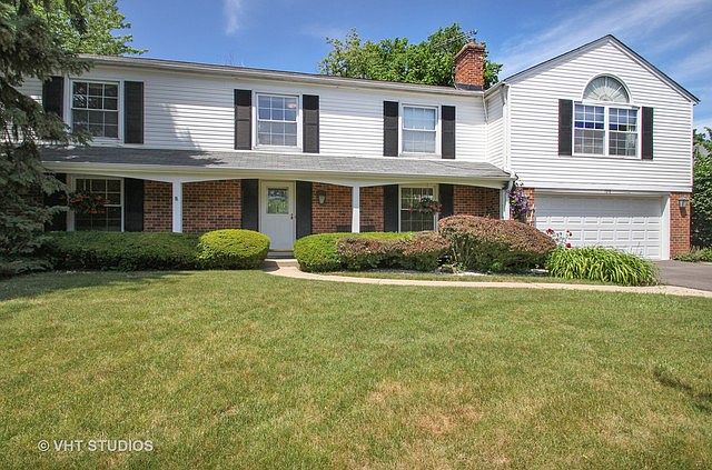 1st image of 1218 Carriage Ln