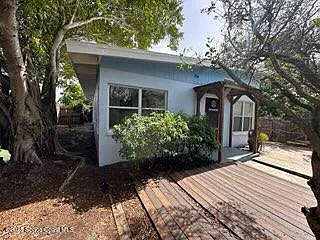 3 bed, 2.0 bath, 1564 sqft, $2,700 — Photo 2