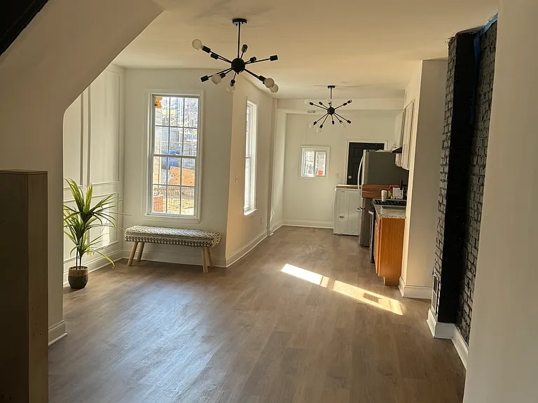 724 N Hilton St — Photo 3