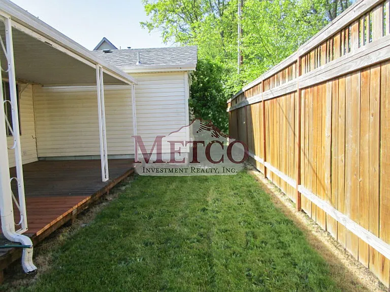 2150 Van Buren St — Photo 14