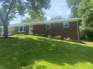 292 Southwood Dr, Kernersville, NC 27284