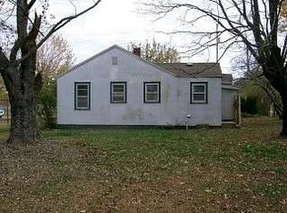 907 S Lake St, Mountain Grove, MO 65711