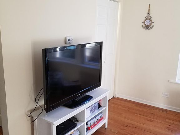 3rd image of 6205 N Ravenswood Ave #2