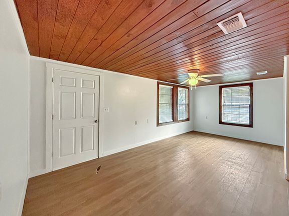 5th image of 370 S Duck Ave