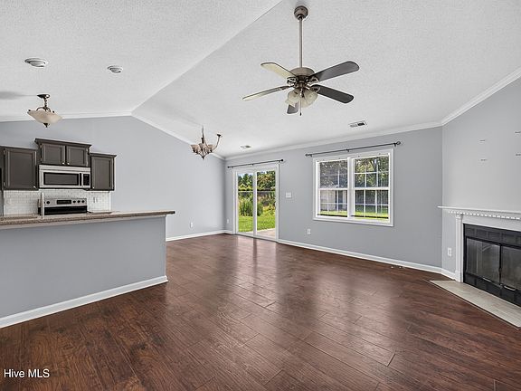 5th image of 242 Zachary Ln