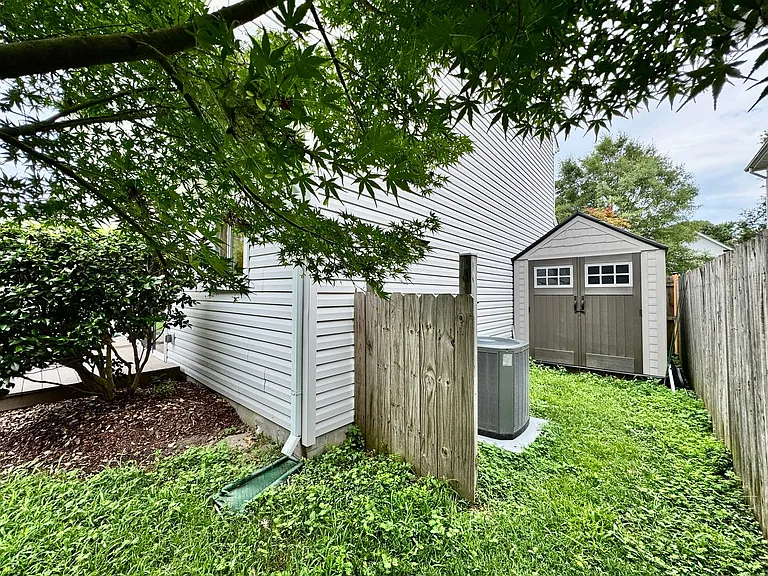 1733 Bernstein Dr — Photo 19