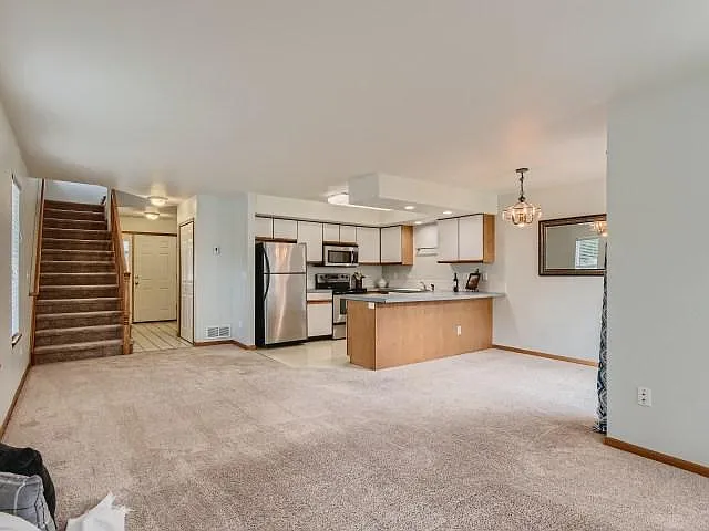 1637 Westbridge Dr #L4 — Photo 7