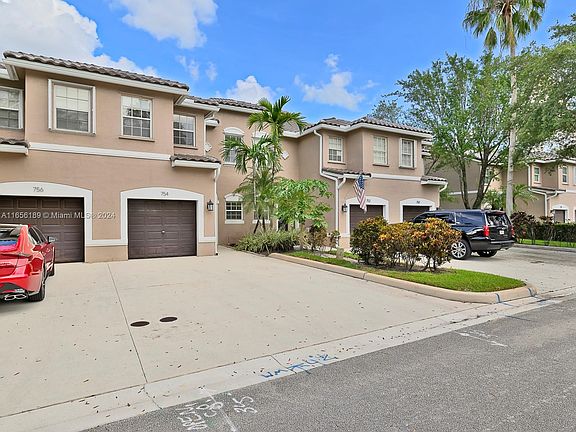 3rd image of 754 NW 132nd Ave