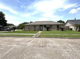4801 Fairhaven St, Pasadena, TX 77505