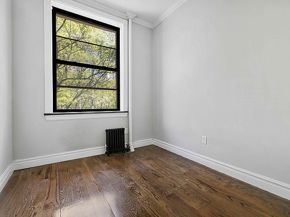 3rd image of 330 E 35th St APT 35