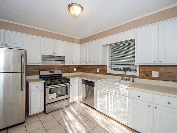 2nd image of 2330 Creek Dr