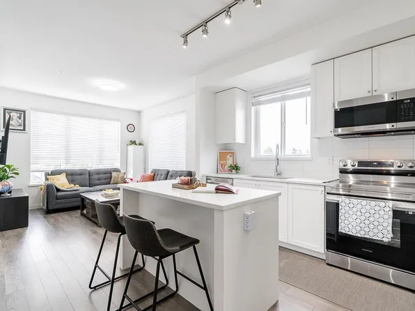 15848 Fraser Hwy #412, Surrey, BC V4N 6X6
