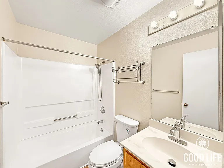7565 Charmant Dr #302 — Photo 7