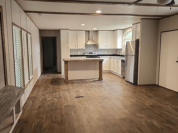 3rd image of 1342 N Granite Ave #150