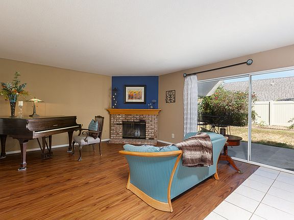 5th image of 3910 Stanford Dr