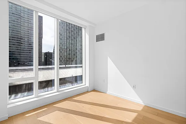 Rented by Keller Williams NYC | media 20