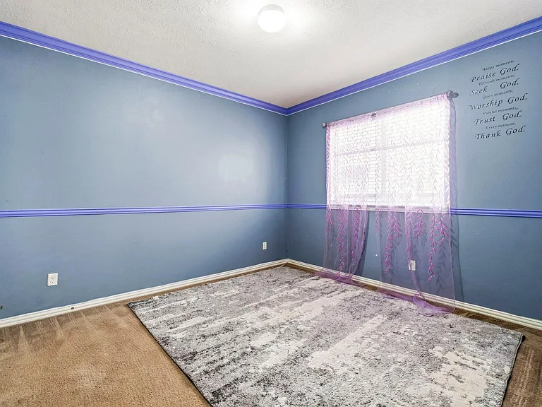 8203 Loetsch Ridge Way — Photo 20