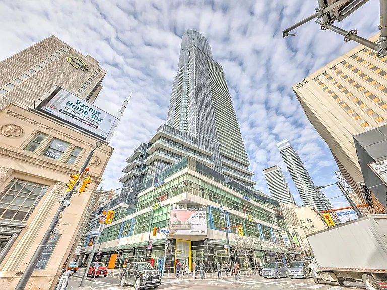 386 Yonge St #4904 — Photo 3