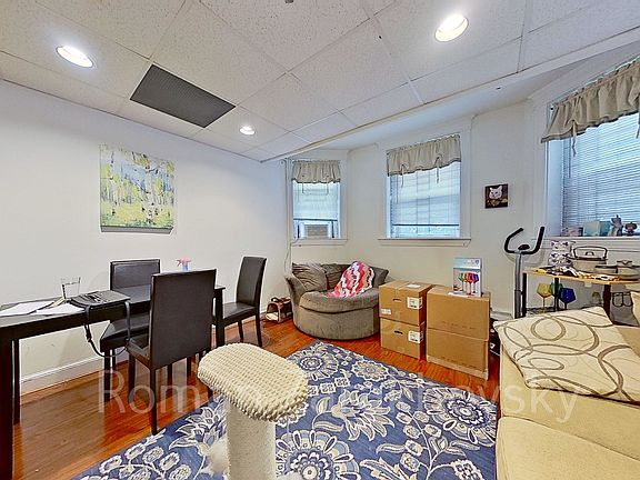 2nd image of 10 Orkney Rd #C