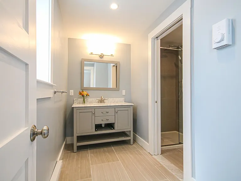 137 York St — Photo 25