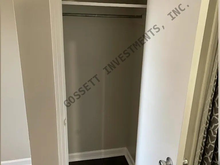Mason Court Apartments — Photo 19