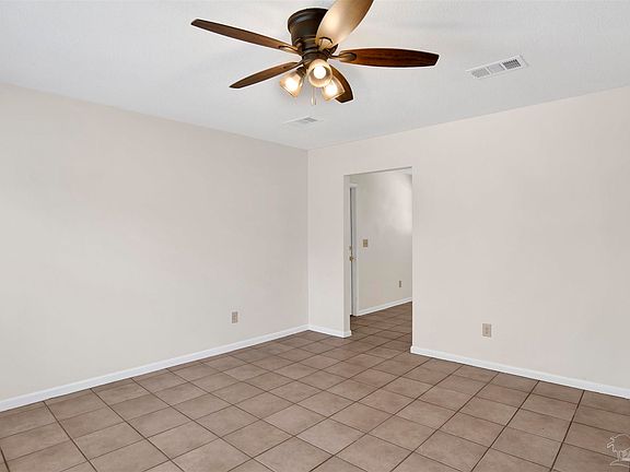 2nd image of 2784 Seattle Ave