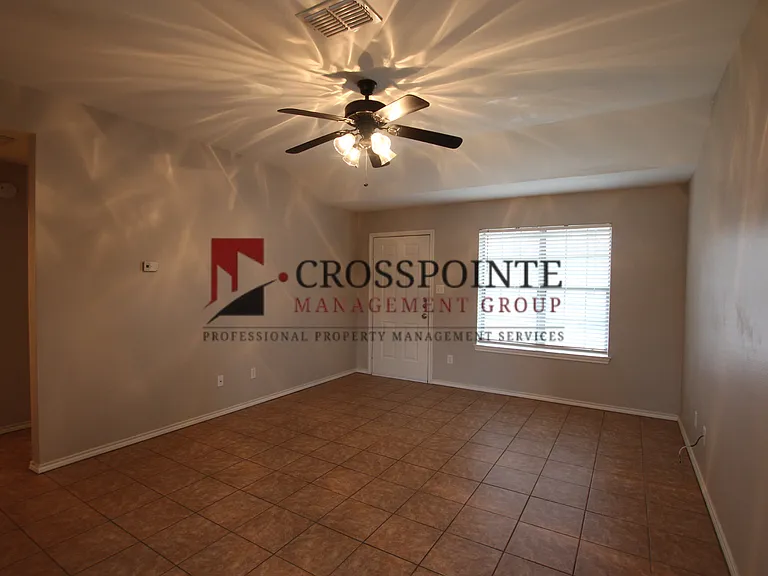 17114 Sentinel Ln — Photo 5