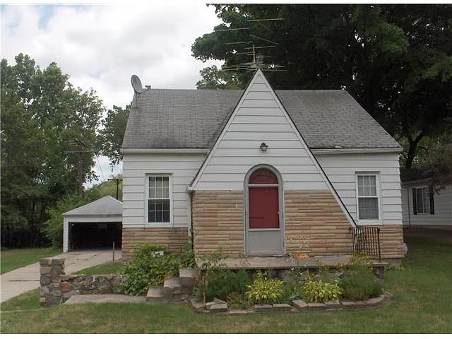 3618 Oakview Rd photo 1