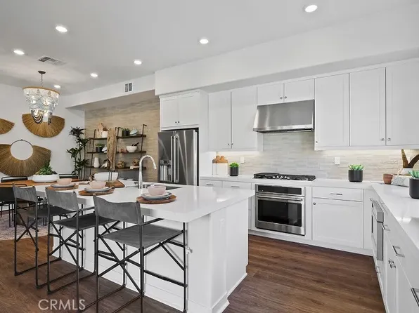 995 Walnut Ter, Montebello, CA 90640