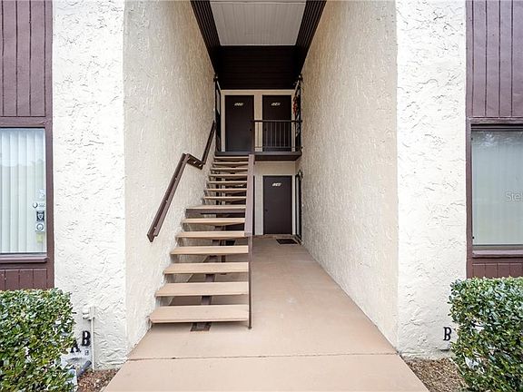2nd image of 524 Bahia Cir #A