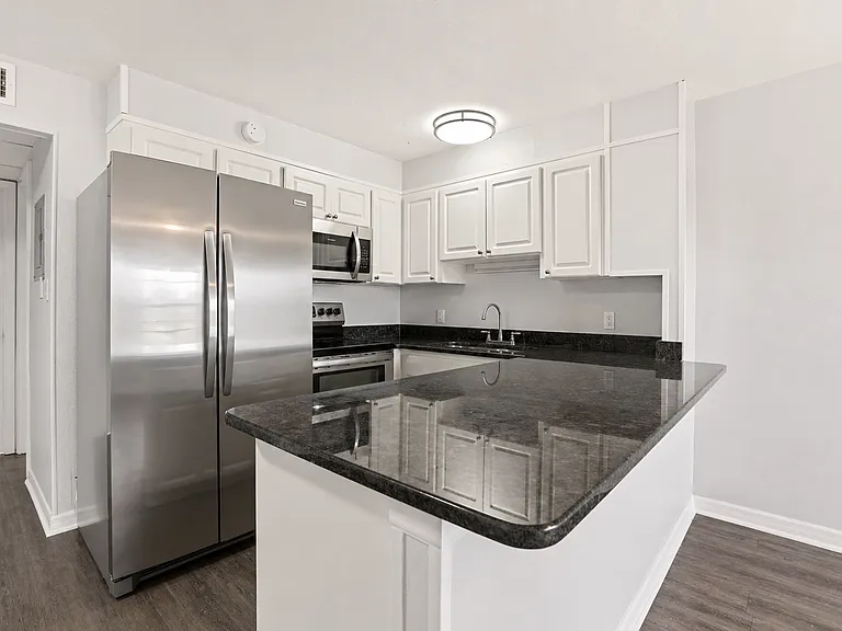 Phillippi Square Apartments — Photo 29