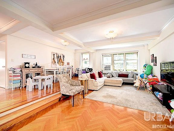 2nd image of 10 W 74th St #5EF