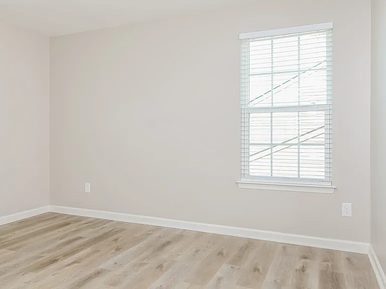 2212 Ambergate Dr — Photo 11