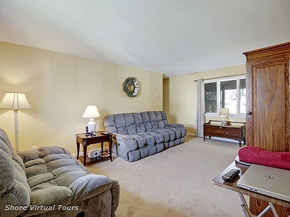 5th image of 215 E Jefferson Ave