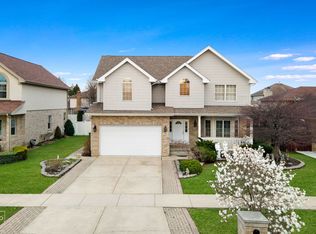 7701 Leamington Ave, Burbank, IL 60459