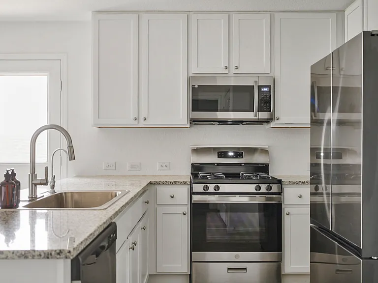 2411 Lake Hls — Photo 8