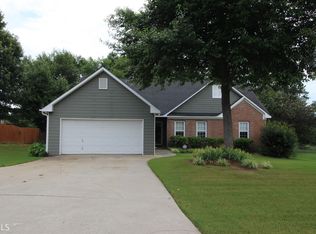 306 Pebblestone Dr, Loganville, GA 30052