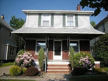 1st image of 1569 Winton Ave