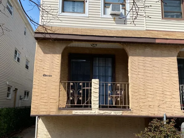 11 Lisa Ln, Staten Island, NY 10312