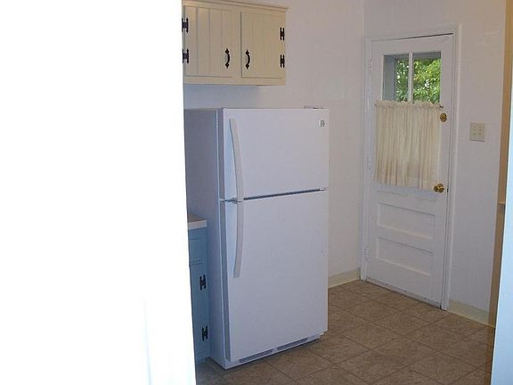 3rd image of 2333 Taggart Ct #2